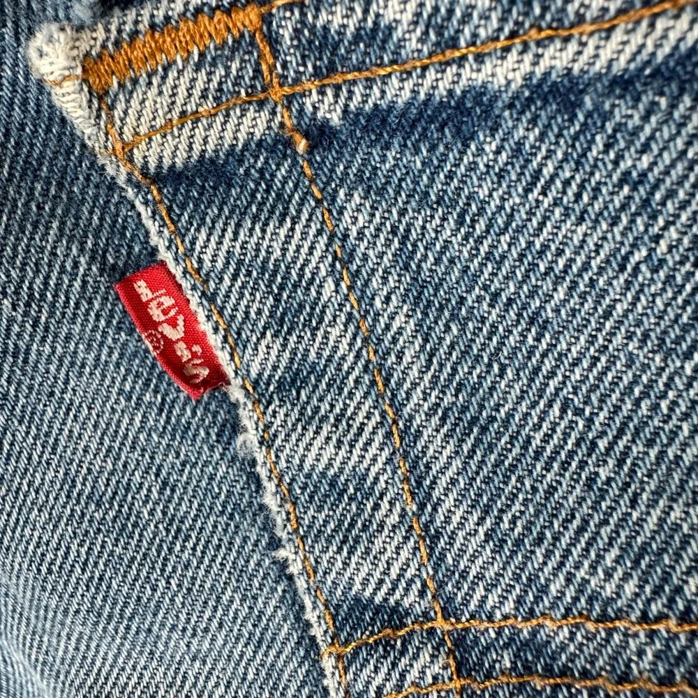 VTG Levis 505 Jeans Mens W31 Straight Light Wash Blue Denim Batwing tag 0902 GUC